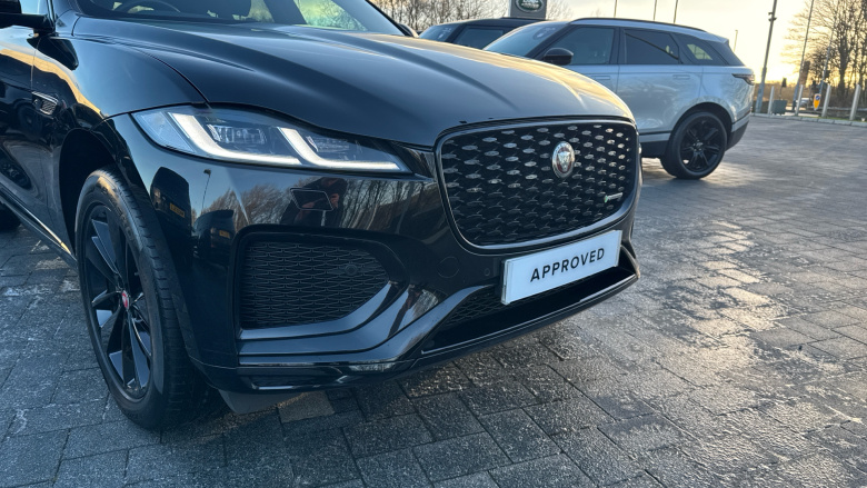 Jaguar F-Pace 2.0 D200 R-Dynamic Black 5dr Auto AWD Diesel Estate